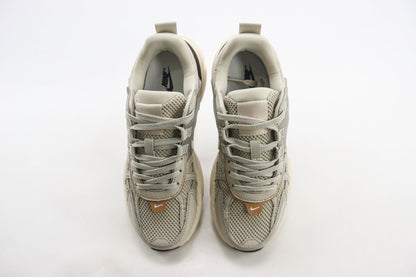 Nike V2K Run Light Orewood Brown