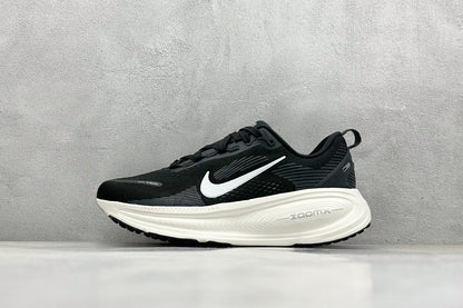 Nike Vomero 18 Black Summit White Coconut Mil