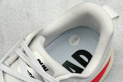 Nike Vomero 18 Platinum Tint Metallic Pewter Siren Red