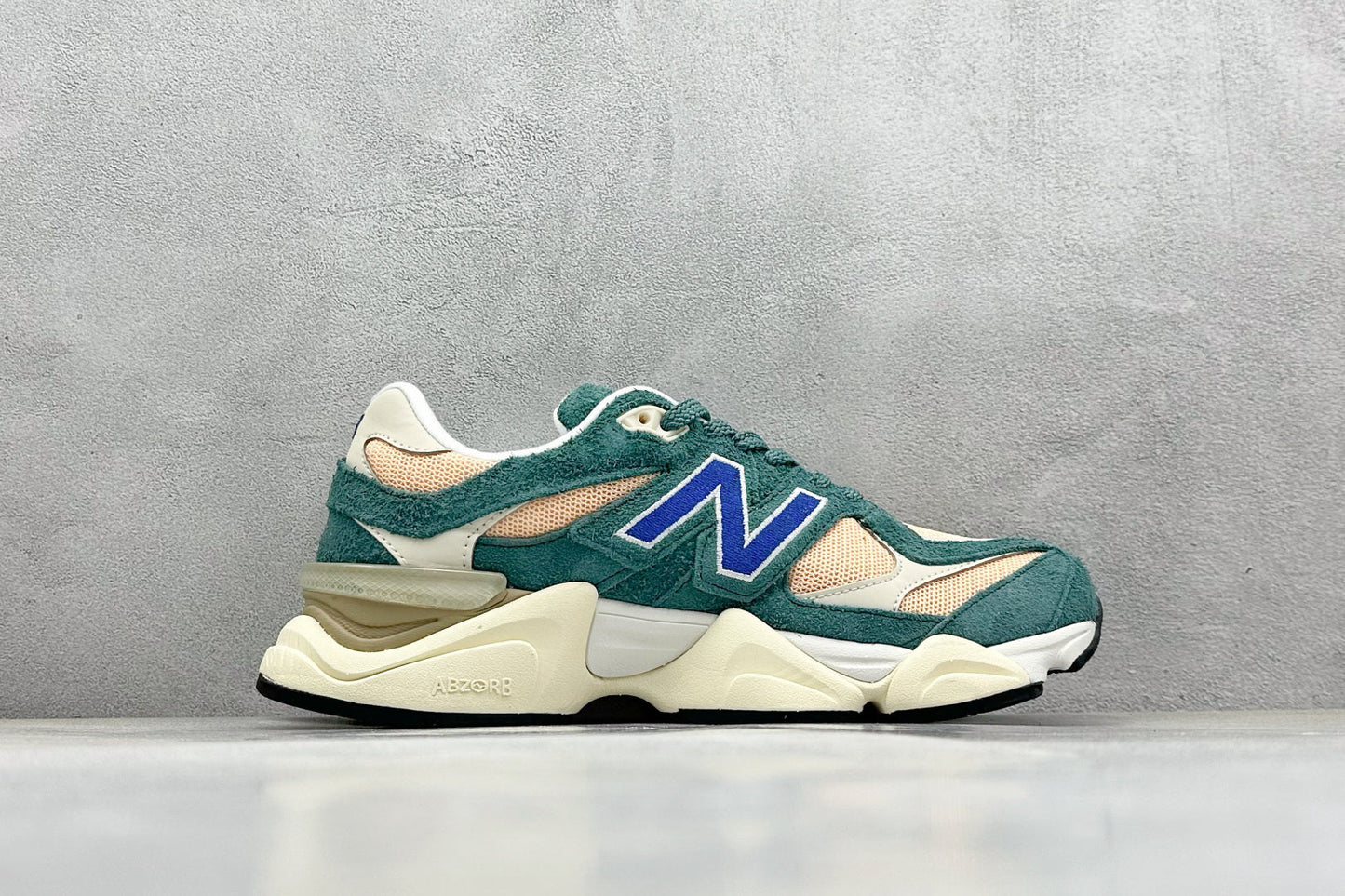 New Balance 9060 New Spruce Peach Blossom