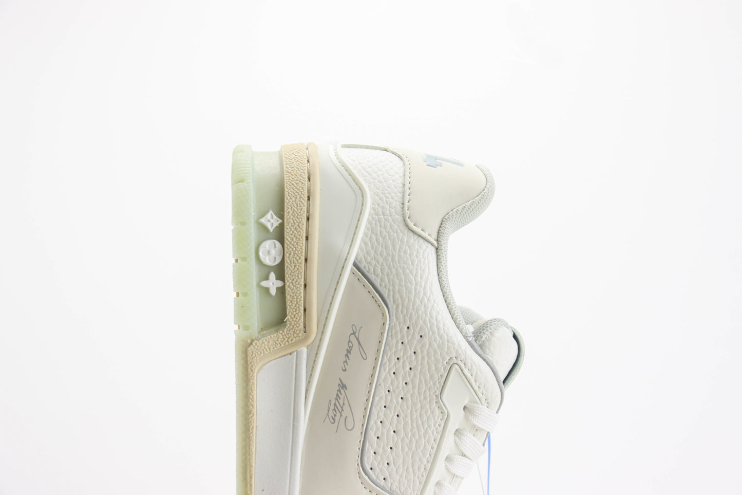 Louis Vuitton Trainer White Signature