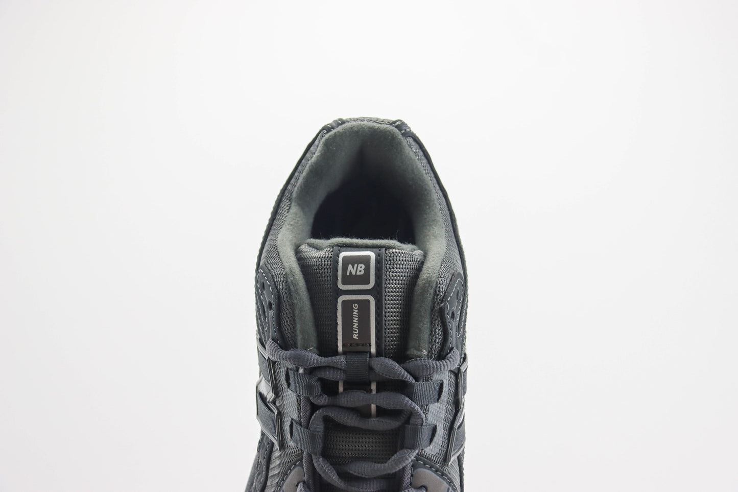 New Balance 1906R Greyscale