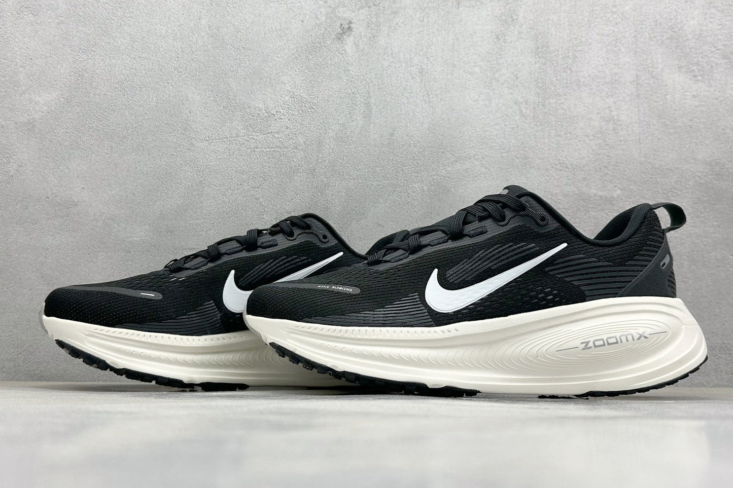 Nike Vomero 18 Black Summit White Coconut Mil