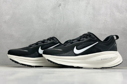Nike Vomero 18 Black Summit White Coconut Mil
