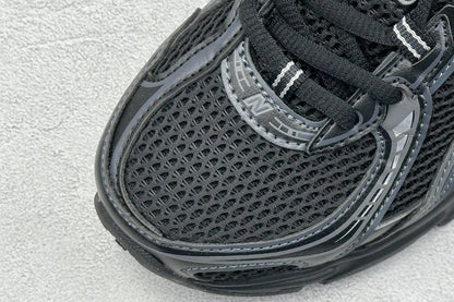 New Balance 740 Black Metallic