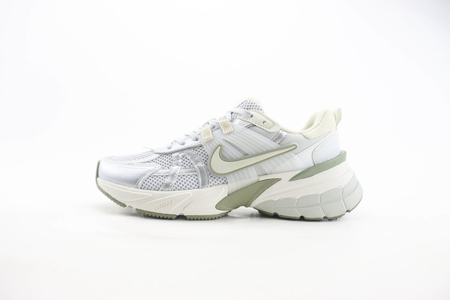 Nike V5 RNR Photon Dust Light Silver Summit White