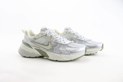 Nike V5 RNR Photon Dust Light Silver Summit White