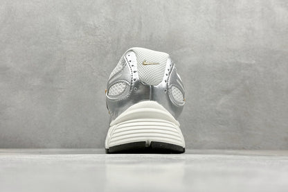 Nike V5 RNR White & Parachute Beige