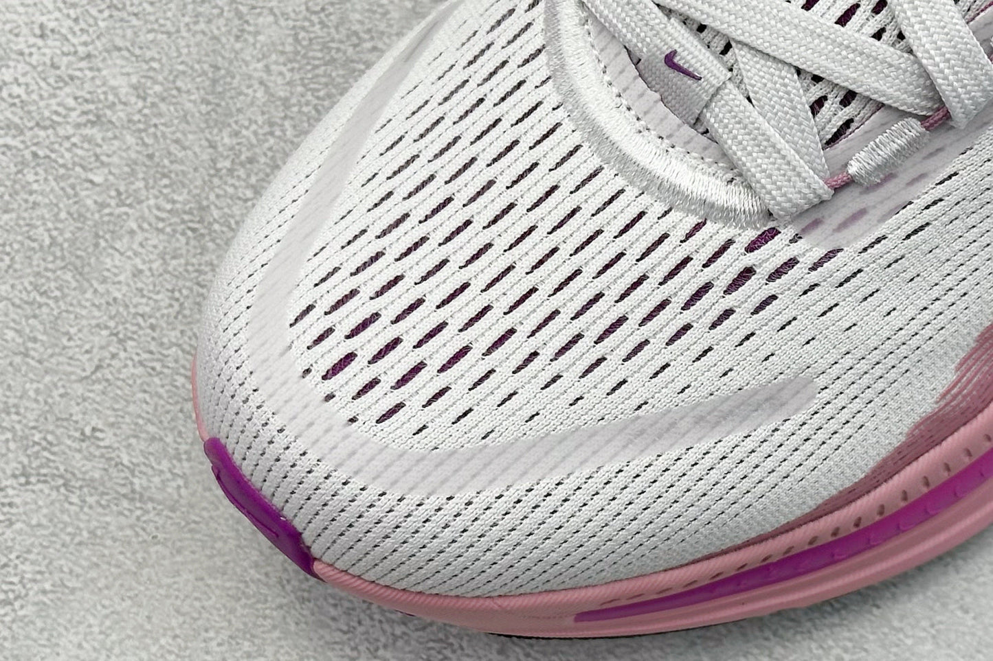 Nike Vomero 18 Summit White Elemental Pink Black
