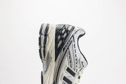New Balance 1906R Silver Metallic Black