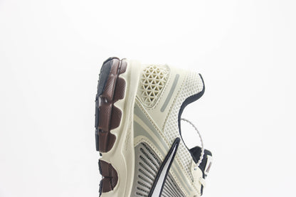 Nike Air Zoom Vomero 5 Phantom W