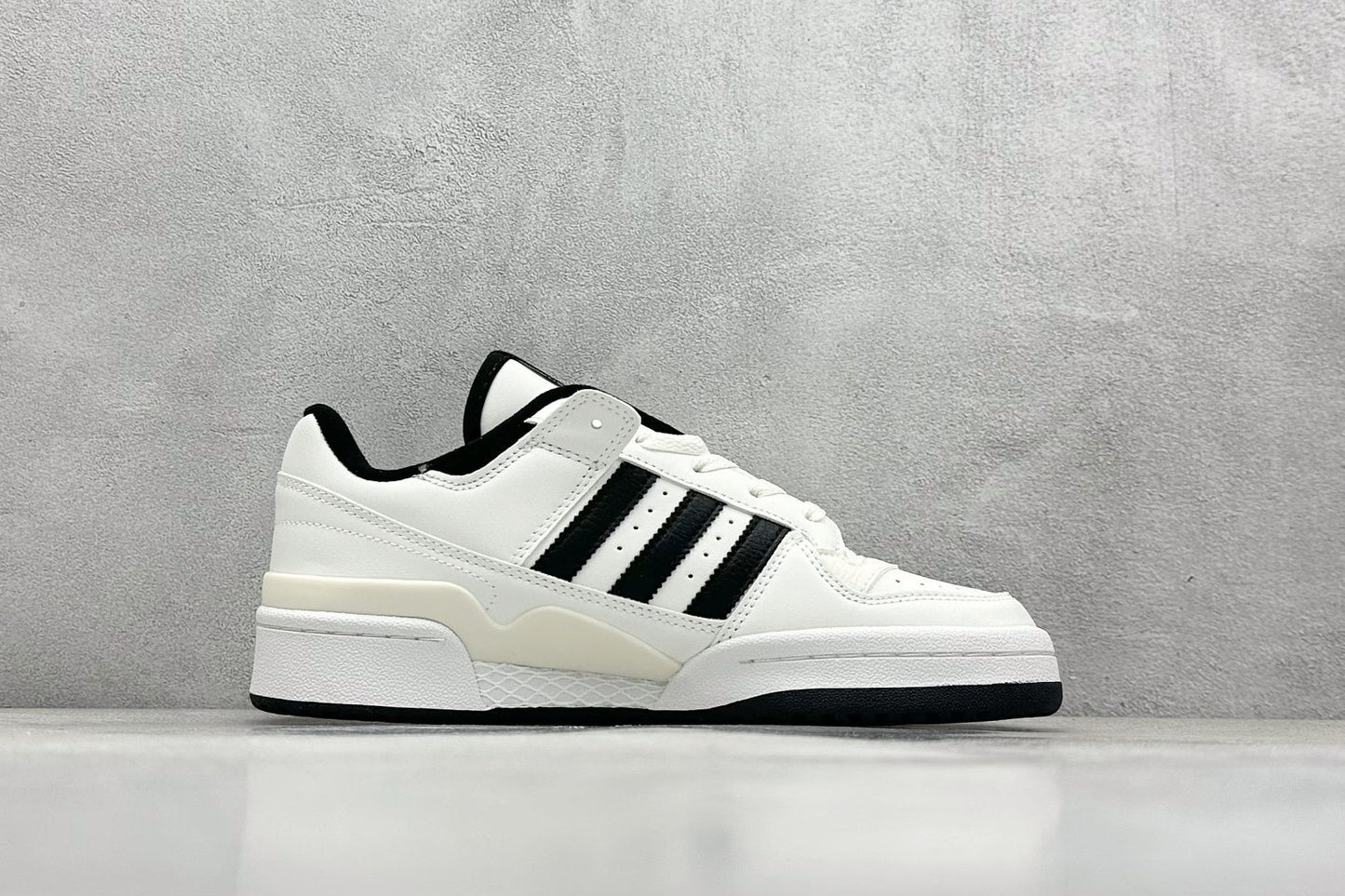 Adidas Forum 84 Low White Black