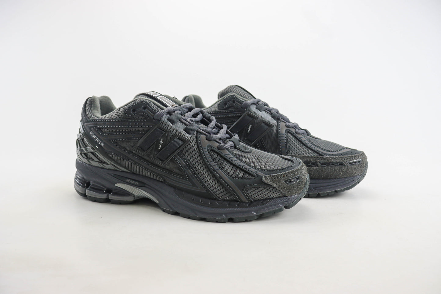 New Balance 1906R Greyscale