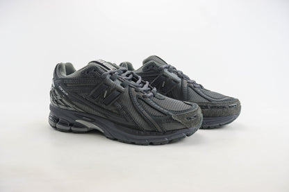 New Balance 1906R Greyscale