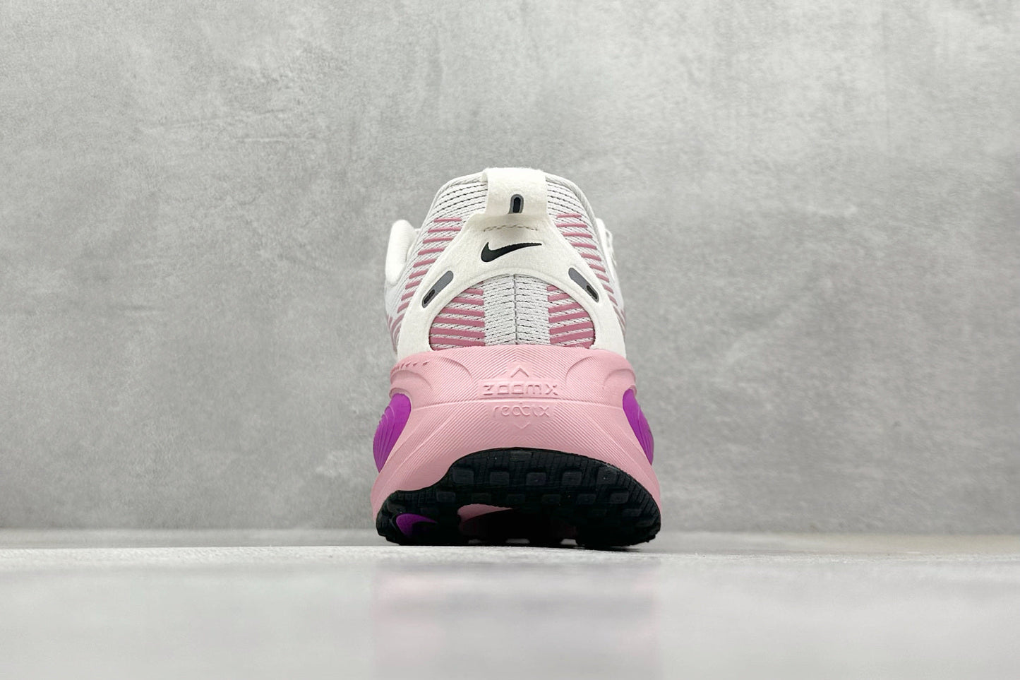 Nike Vomero 18 Summit White Elemental Pink Black