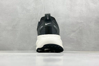 Nike Vomero 18 Black Summit White Coconut Mil