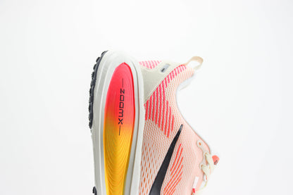 Nike Vomero 18 Sail Bright Crimson