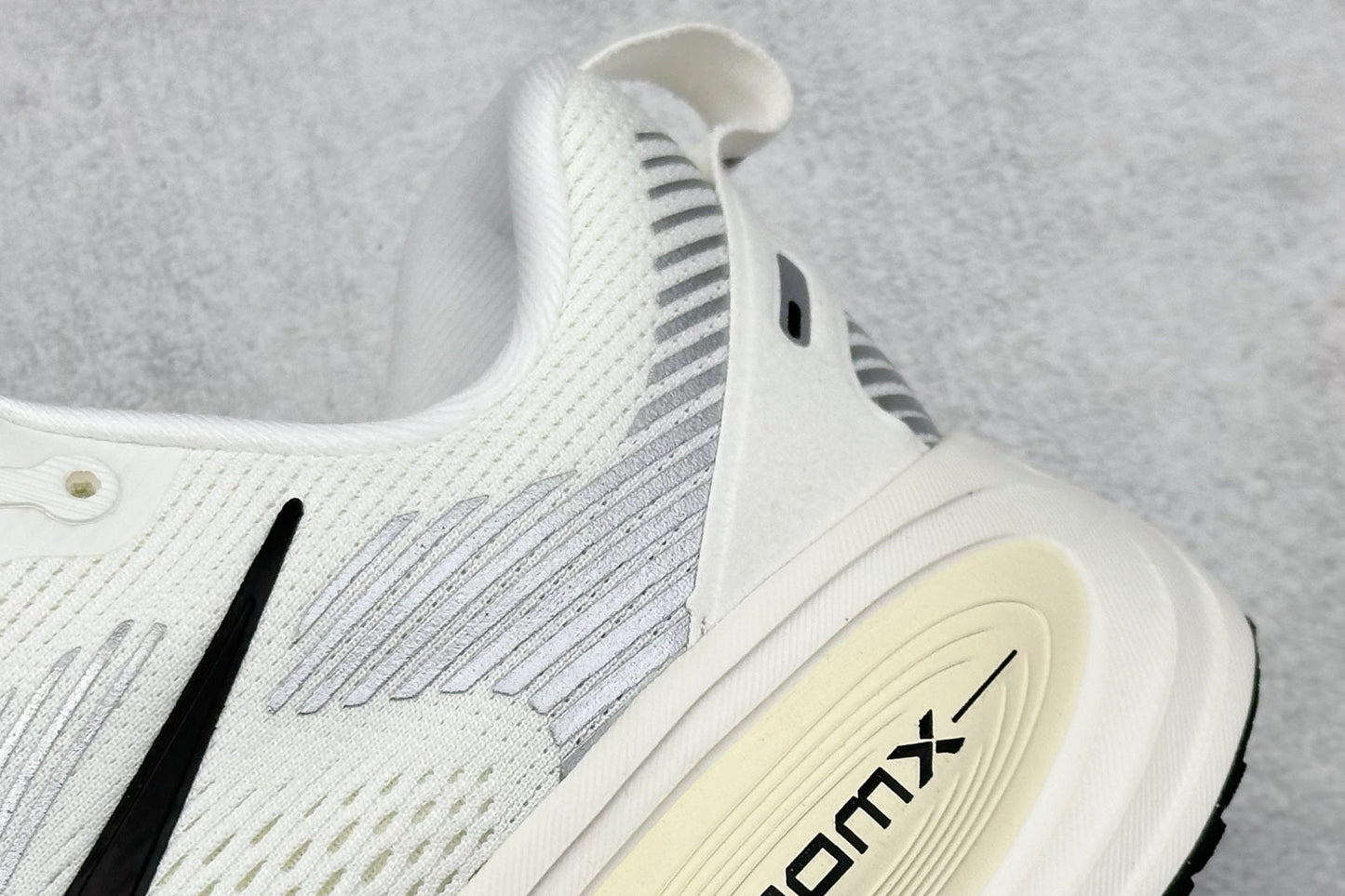 Nike Vomero 18 White & Electric Green