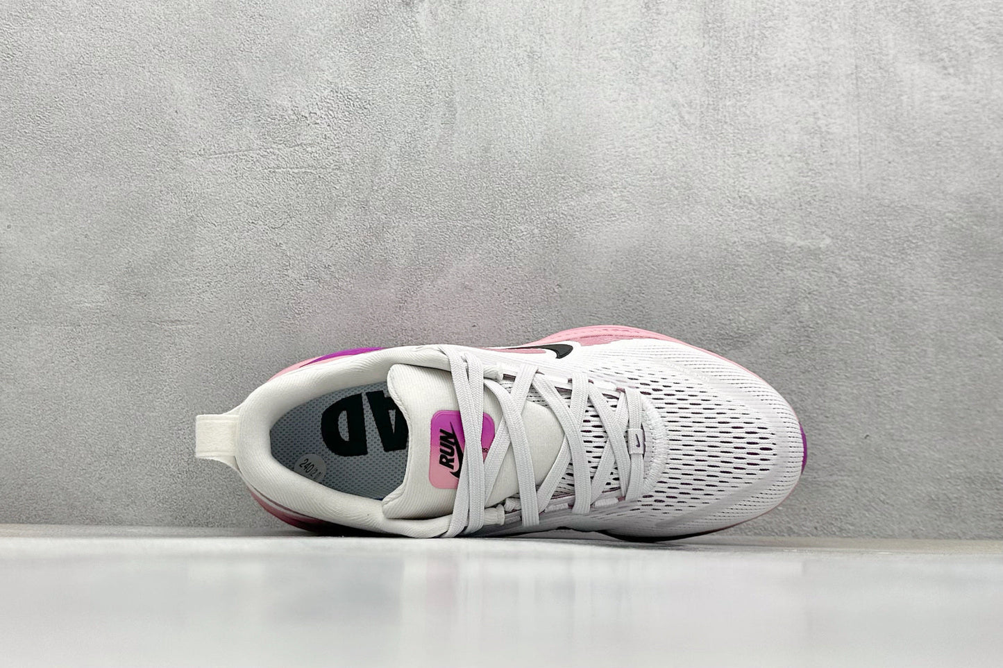 Nike Vomero 18 Summit White Elemental Pink Black