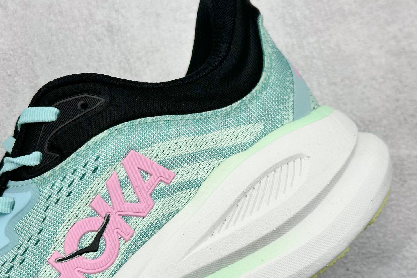 HOKA ONE ONE Bondi 9 Spark Mint Fluorite