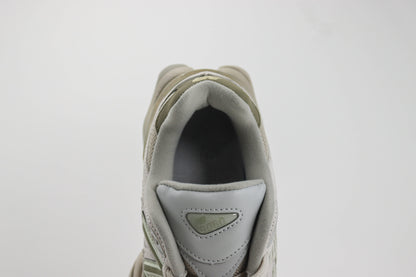 New Balance 9060 Oatmeal