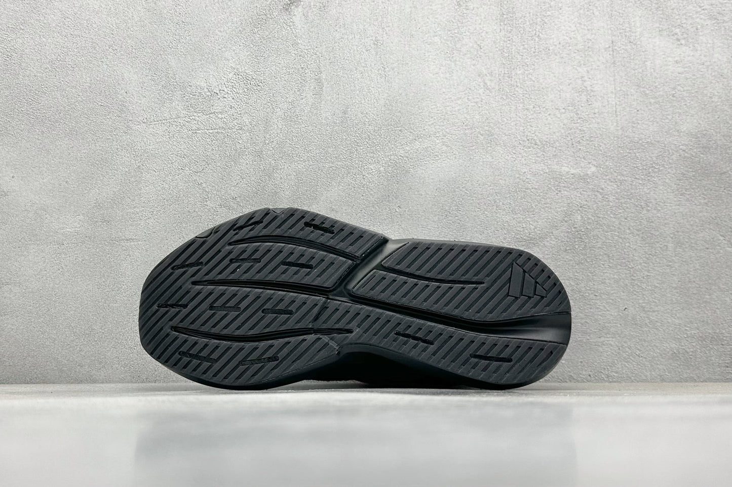 Adidas Lightblaze Black Carbon