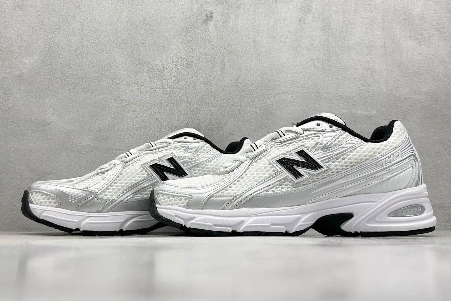 New Balance 740 White & Silver