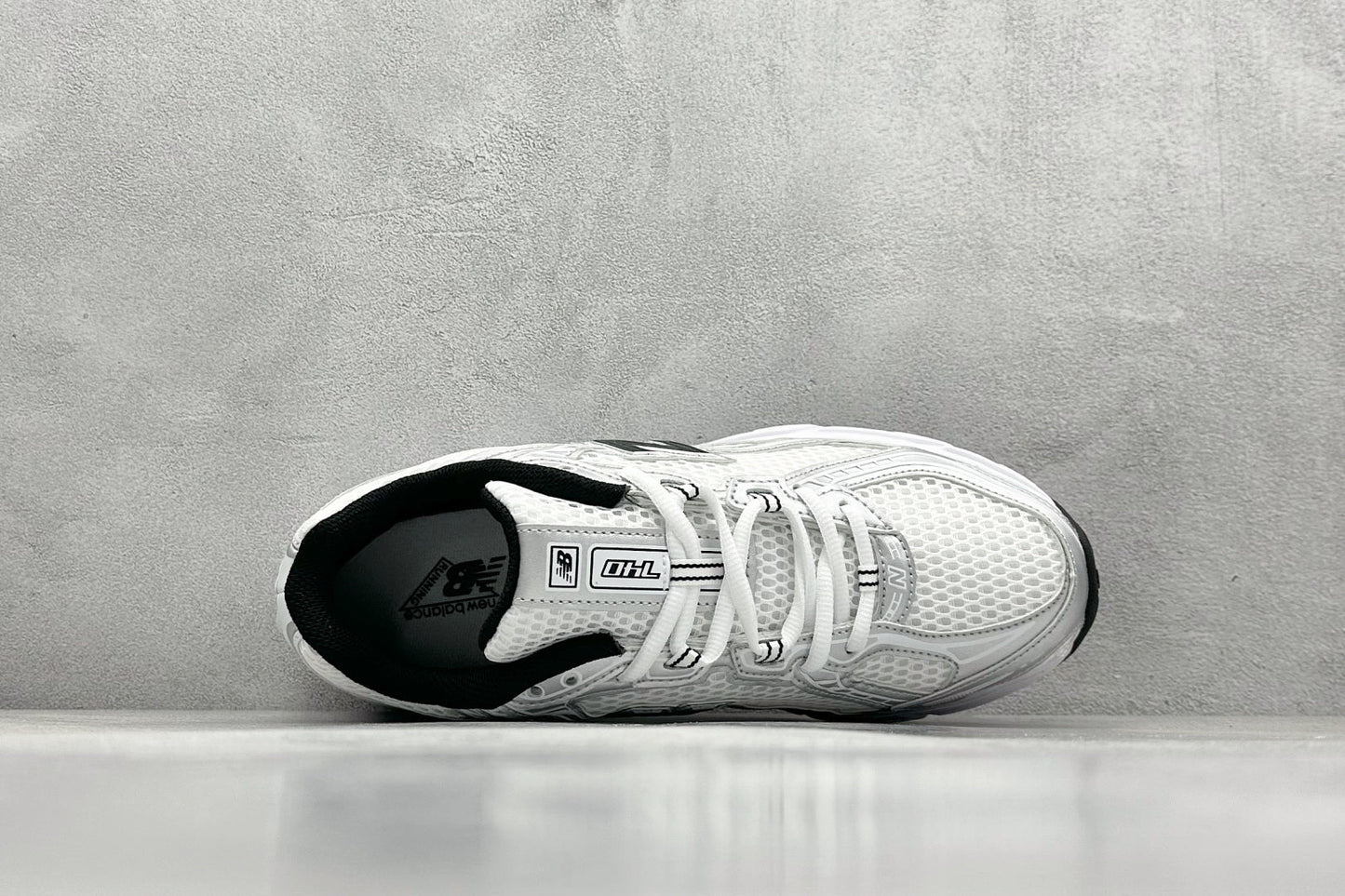 New Balance 740 White & Silver