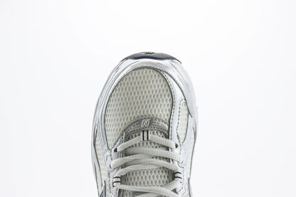New Balance 740 White & Silver