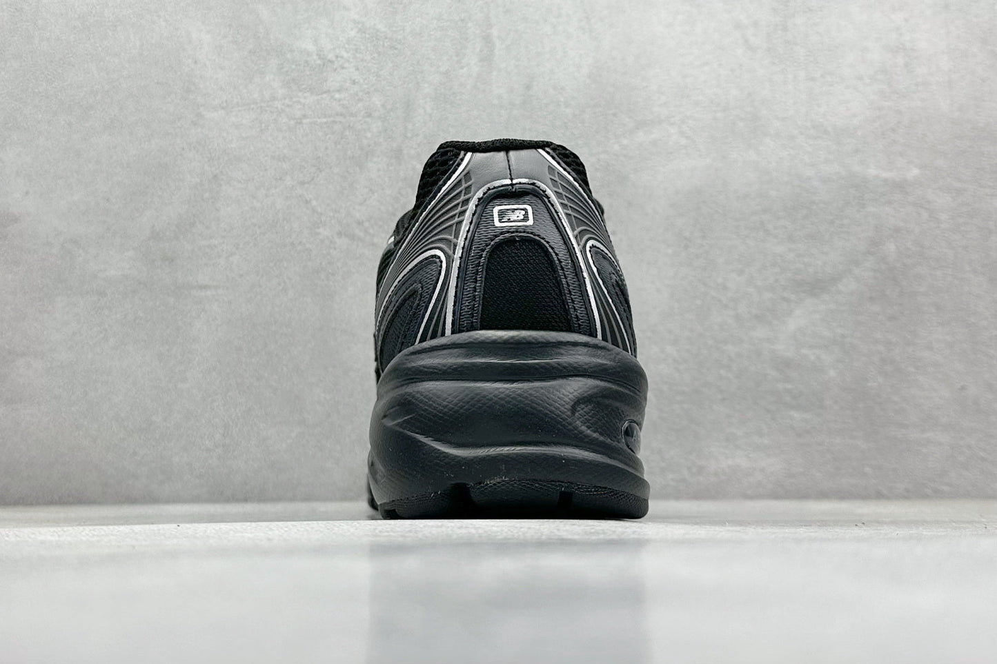 New Balance 740 Black & Silver Metallic
