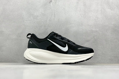 Nike Vomero 18 Black Summit White Coconut Mil