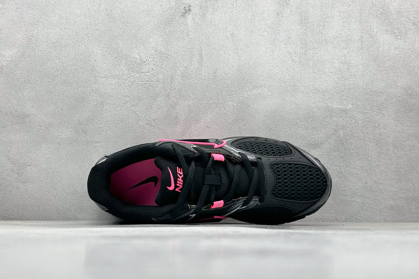 Nike V5 RNR Black Pink