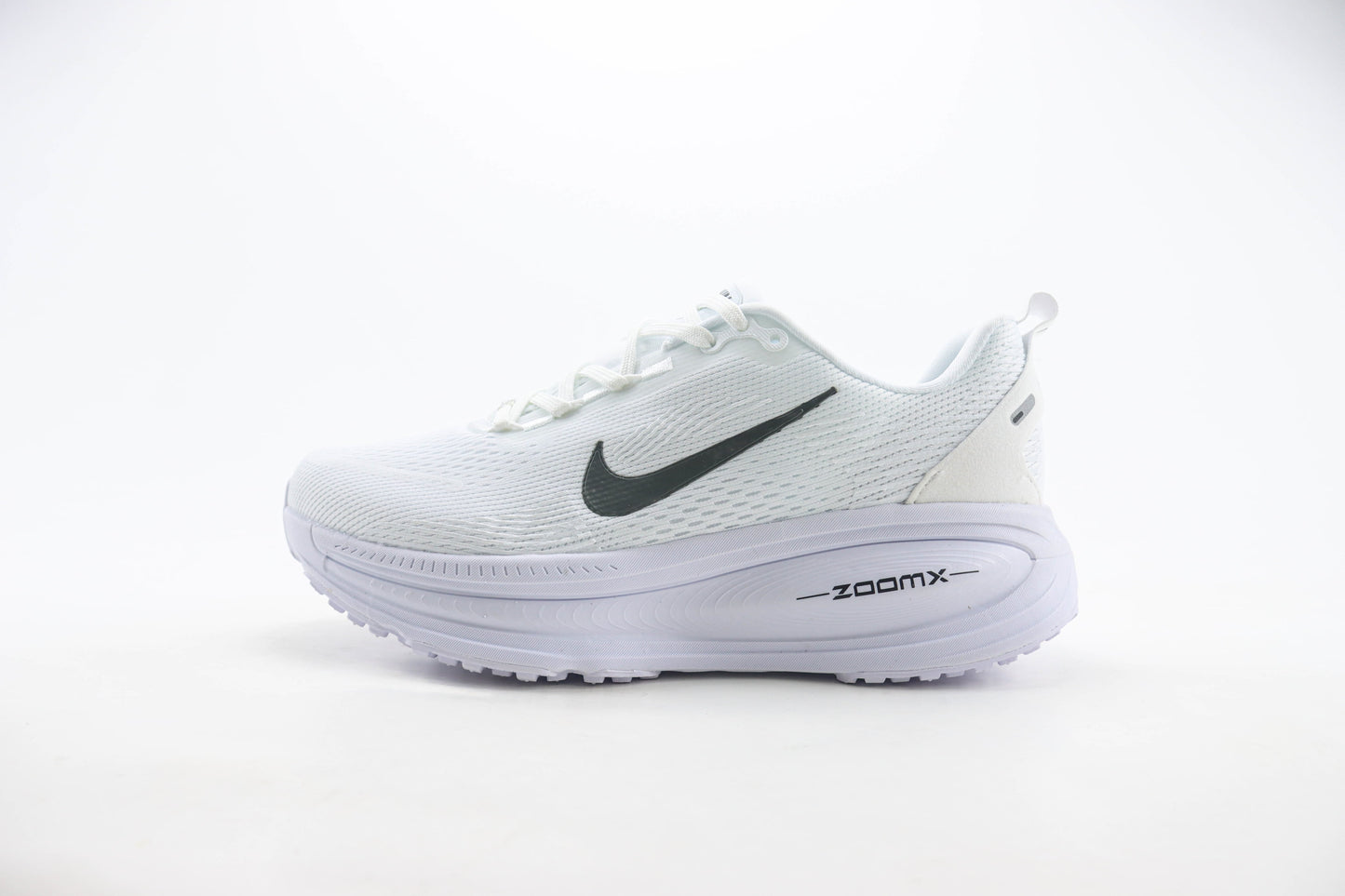 Nike Vomero 18 All White