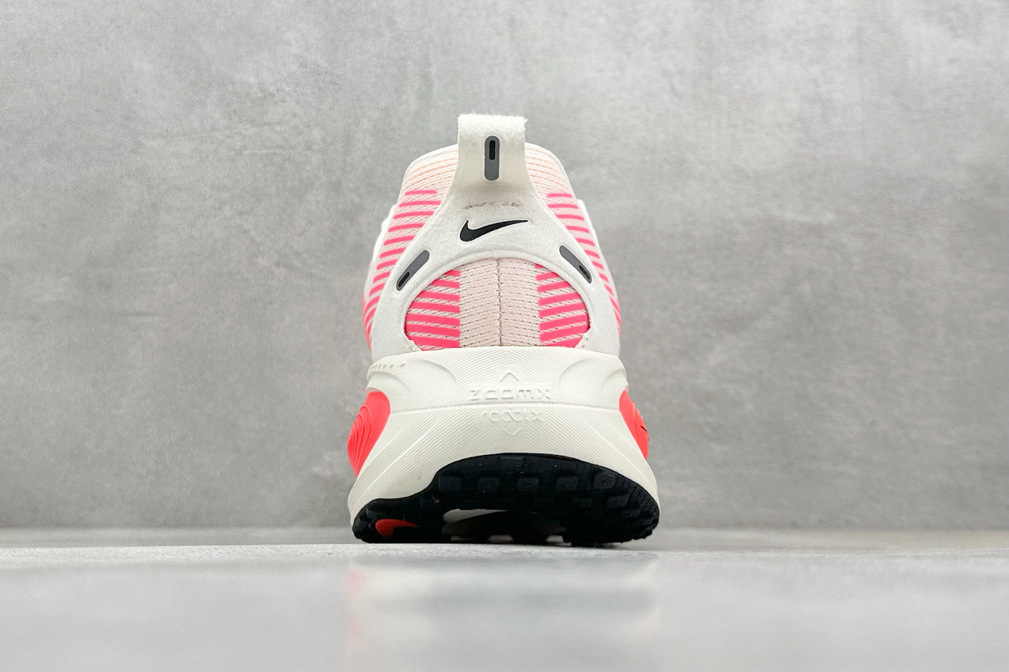 Nike Vomero 18 Atmosphere Pink