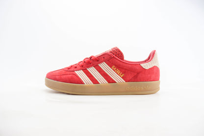 Adidas Gazelle Indoor etter Scarlet Wonder White Gum