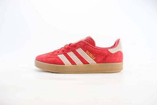 Adidas Gazelle Indoor etter Scarlet Wonder White Gum