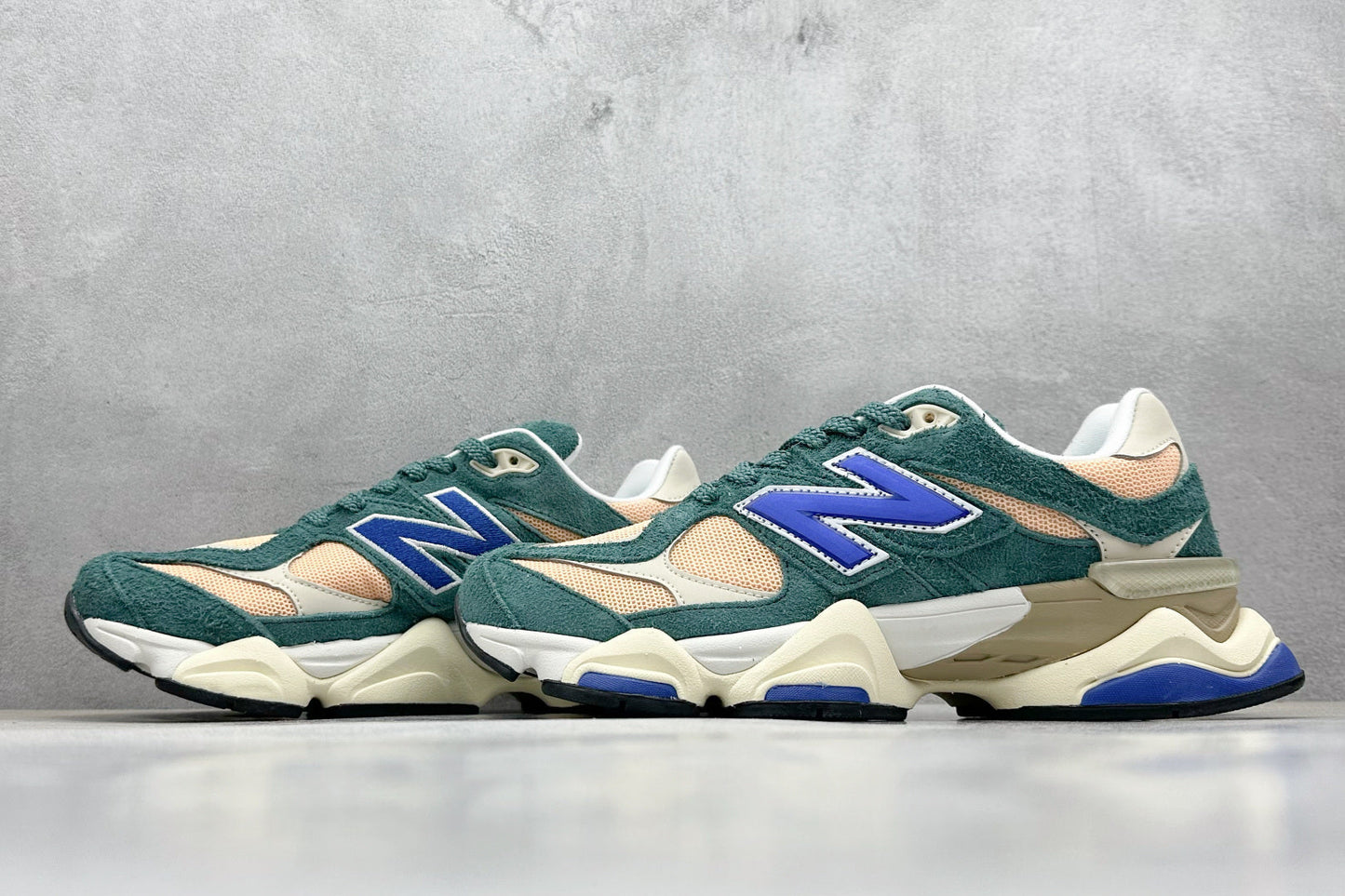 New Balance 9060 New Spruce Peach Blossom
