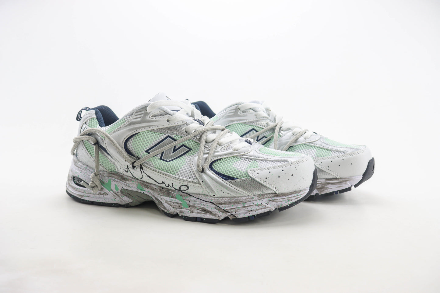 New balance 530 Custom White Silver