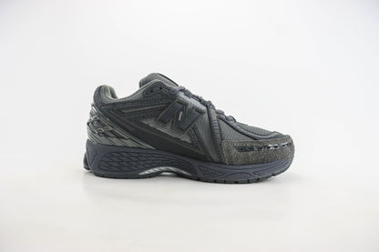 New Balance 1906R Greyscale