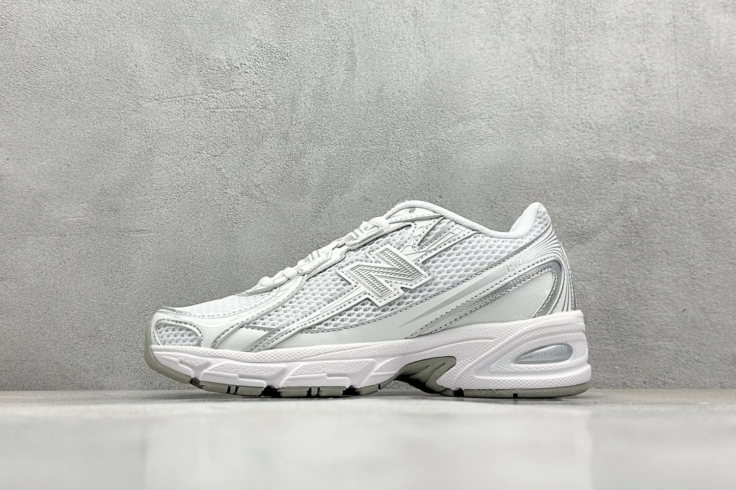 New Balance 740 White & Silver Metallic