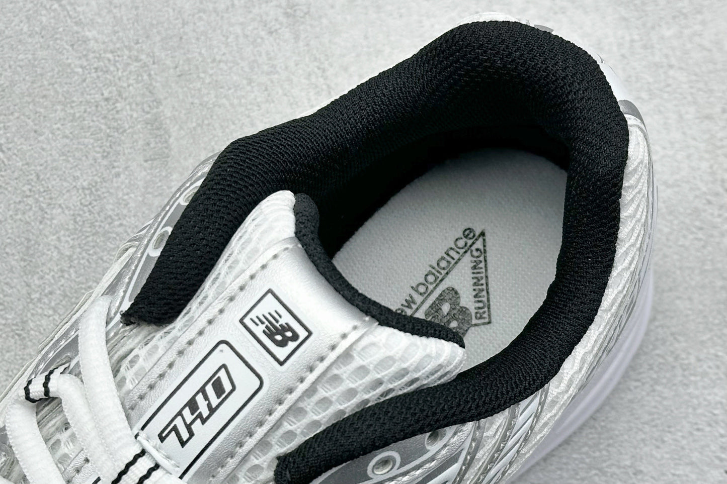 New Balance 740 White & Silver