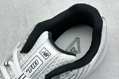 New Balance 740 White & Silver